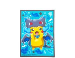 Losse Pokémon Center 2016 sleeve met Poncho Pikachu als Mega Charizard