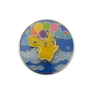 Ronde Pikachu pin uit Pokémon Celebrations met kleurrijke ballonnen boven de wolken, recht vooraanzicht