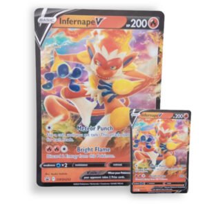 Jumbo Pokémon-kaart Infernape V naast dezelfde kaart op normaal formaat