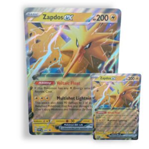 Jumbo Pokémon-kaart Zapdos ex met Voltaic Float en Multishot Lightning, naast de gewone kaart